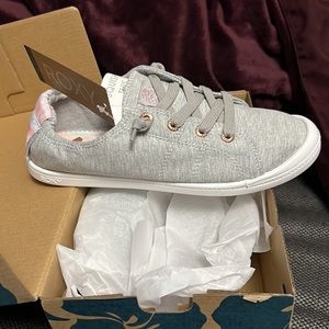 NEW IN BOX . Roxy Gray Bayshore Sneakers